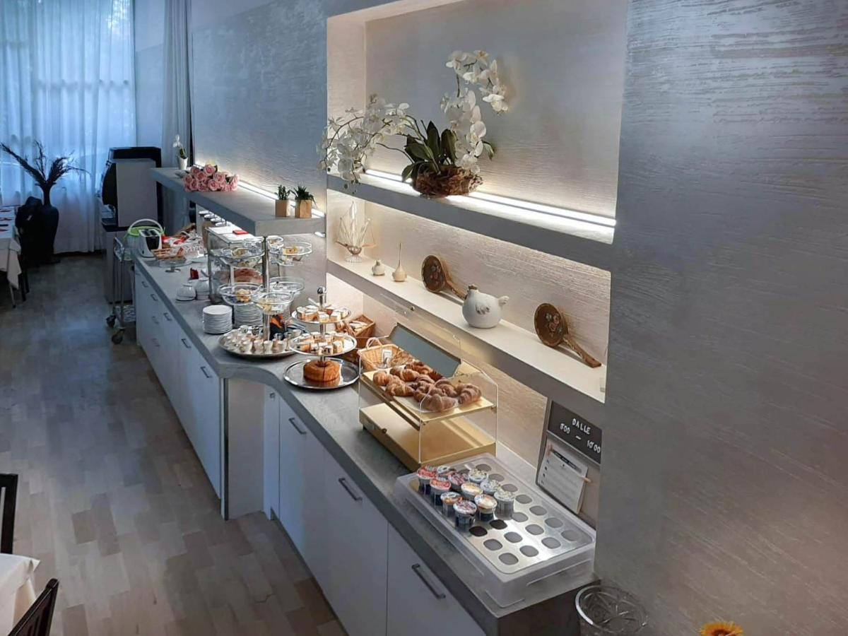 Hotel Zen Lignano Sabbiadoro Luaran gambar
